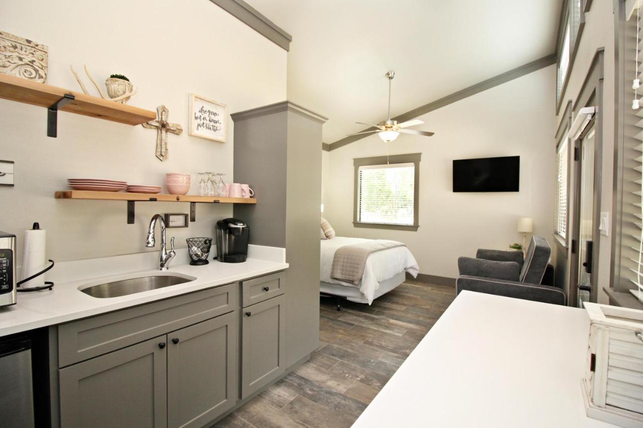 Green Acres Cottages - Wimberley Suite מראה חיצוני תמונה